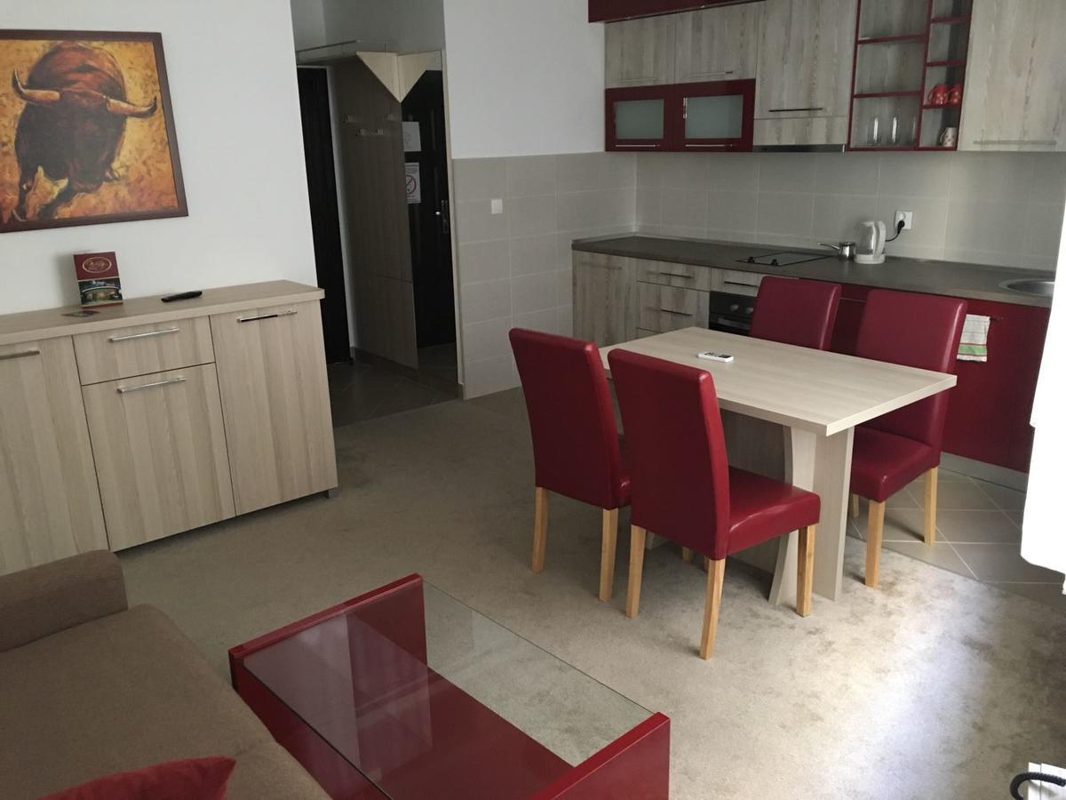 Holiday Wing Apartments ياغودينا المظهر الخارجي الصورة